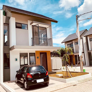 Rumah Cantik Baru Siap Huni Mewah di Kebon Kopi Kota Cimahi.