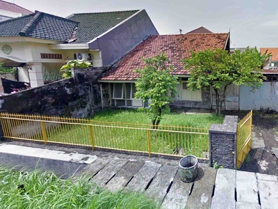 Rumah di Gayungsari Surabaya Selatan, Luas 12 x 25 m2, HITUNG TANAH !!!