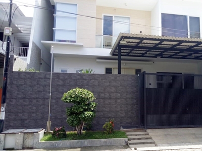 Dijual Rumah di Kutisari Besar Surabaya Selatan, 2 Lantai, Minima