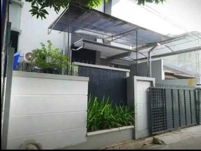 Rumah di Lamper Hadap Utara Modern Dekat Pintu Tol Gayamsari Semarang