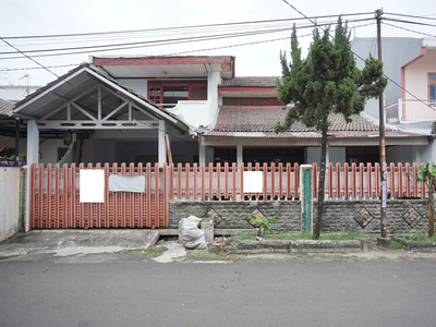 Rumah di Perum Tytyan Indah dekat Grand Mall Bekasi Siap KPR J-21438