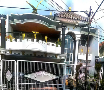Rumah dijual di Rungkut Asri Utara fullfurnish siap huni
