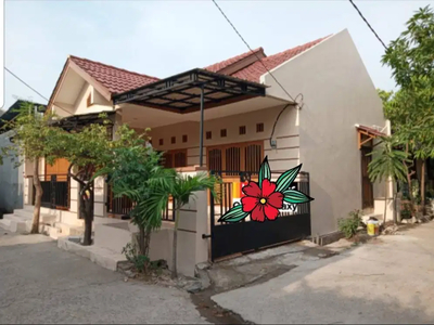 Rumah Hoek, Rapi, Terawat, Siap Huni dekat Pasar Pondok Ungu Permai