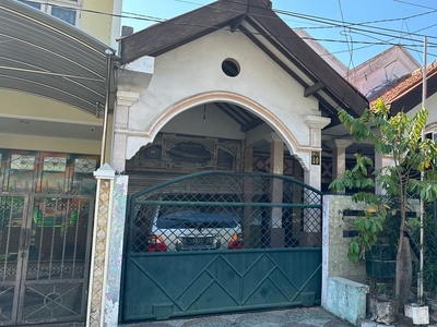 Rumah Jalan Simpang Darmo Permai Selatan 2 Lantai