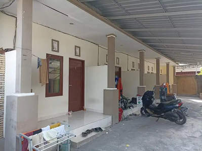 Rumah Kost Di Pinggir Jalan Utama Strategis