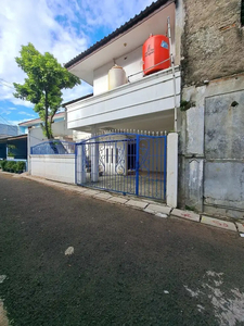 Rumah kost dijual startegis dekat kampus,stasiun di Ciputat Tangsel