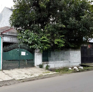 Rumah lokasi Strategis, di Tomang Jakarta Barat