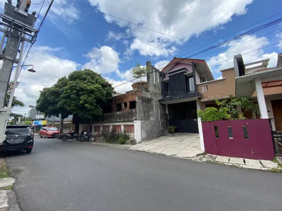 Rumah Mewah Dalam Ring Road Jalan Kaliurang Dekat UGM Yogyakarta