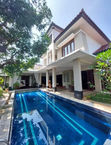 Rumah mewah siap huni, ada swimming pool di Ampera Jakarta Selatan