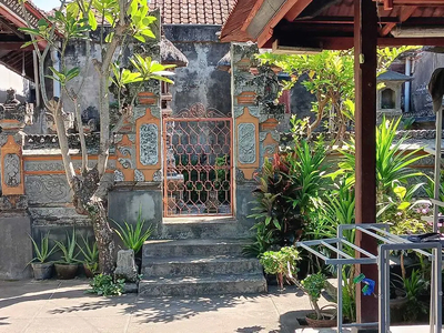 Rumah Nuansa Bali di Daerah Renon