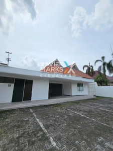 Rumah Pusat Kota Surabaya JL. Pajajaran Tegalsari Strategis