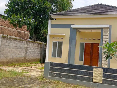 RUMAH READY BONUS AC DEKAT RS ANANDA MIJEN SEMARANG