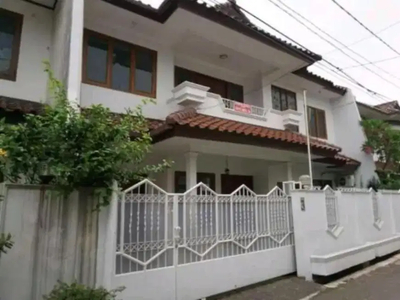 Si jual cepat 5 kamar rumah di daerah jati padang - Jakarta selatan