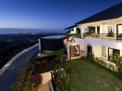 Spacious Luxury Villa With Magnificent View