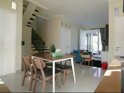 Woww ada nich guys Rumah 2 Lantai Bagus di Kolonel masturi