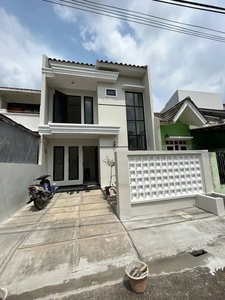 Brand New House 2 lantai Row Jalan Lebar di Nusaloka BSD City