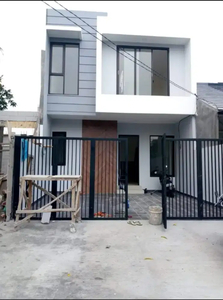 Di jual rumah baru 2 lantai perumahan karang tengah Ciledug kota tgr