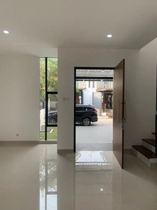 Dijual CEPAT Rumah di Cluster Jura Metland Menteng Jakarta Timur