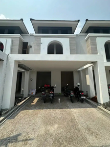 Dijual Cepat Rumah Mewah Tipe Villa Lokasi 8 menit Exit Tol Sukun