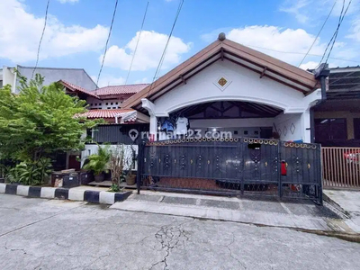 Dijual Rumah 1.5 Lantai Siap huni murah di Perumahan Pondok Timur Mas