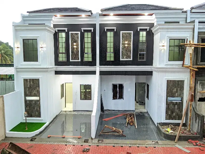 Dijual Rumah 2 Lantai 600 juta-an Dekat GDC, CASH ONLY