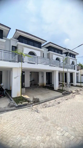 Dijual Rumah dekat Jalan Majapahit Hotel Horison UNIMUS ADA Fatmawati