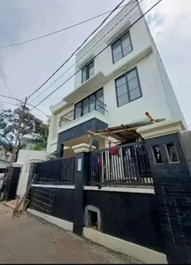 DiJual Rumah Full Renovasi Desain Kekinian Di Kali Bata Jak Sel