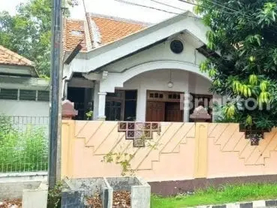 dijual rumah luas dan mewah di medikan ayu surabaya