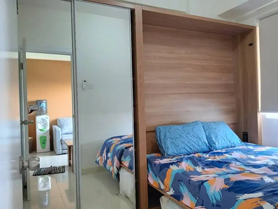 Disewakan 2 Bedrooms Fulfurnished Unit Diatas Mall -Green Pramuka City