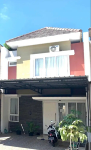 Disewakan Rumah di Springhill Garden Sawojajar, 2 lantai Siap Huni.