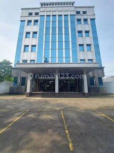 Gedung Kantor 5 Lantai , Parkir Banyak, Ada Rooftop ,Kapten Tendean