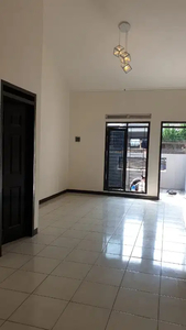 JUAL CEPAT MURAH RUMAH CANTIK MINIMALIS TAMAN HOLIS INDAH