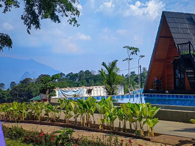 Jual tanah kebun anggur dengan fasilitas kolam renang di Bogor