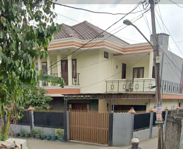 Rumah 2 Lantai Cantik di Cibubur, Dijual BU