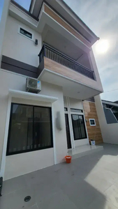 Rumah Baru Minimalis 2 Lantai di Villa Melati Mas