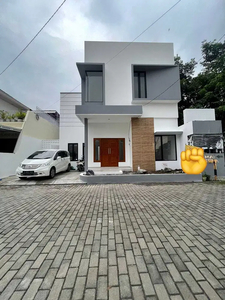 Rumah Baru Modern 2 Lantai Dalam Perumahan JL. Kaliurang KM. 9