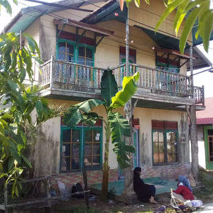 Rumah + bedakan