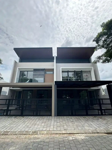 Rumah di Surabaya barat graha Natura