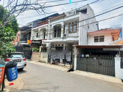 Rumah Dijual Di Depan Taman Daerah Tomang, Jakarta Barat