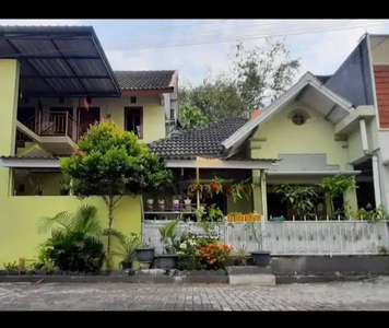 Rumah eksklusif 2 lantai