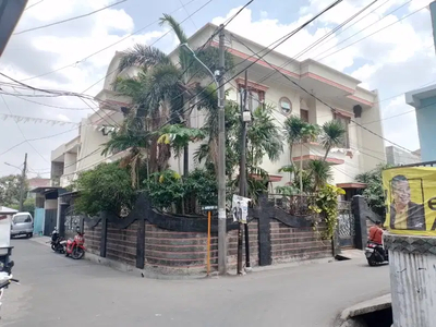 Rumah Hook 2 Lantai di Jl Merpati Cengkareng Jakbar