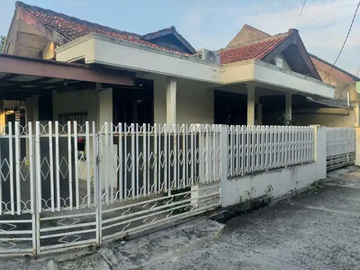 Rumah Huck Tanah Luas Deket Pusat Kota Komplek Depnaker Bekasi
