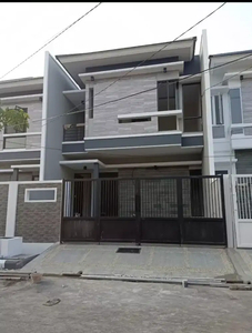 RUMAH KOST SIAP HUNI 2 LANTAI DESAIN ELEGAN LETAK STRATEGIS