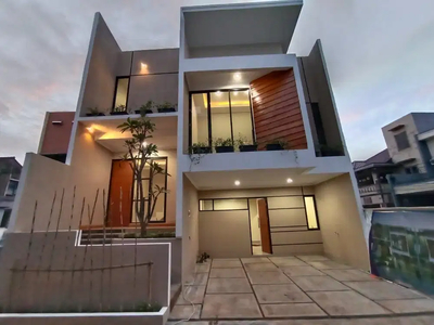 Rumah mewah 3 lantai harga 2 lantai di Condet Jakarta Timur