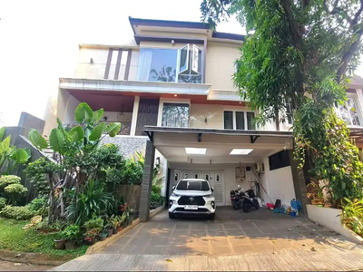 Rumah Mewah Taman Senayan Full Marmer dan Pool, kawasan hijau