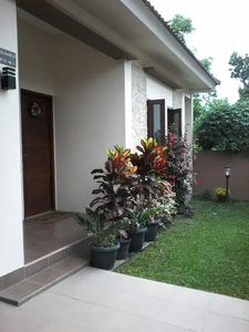 Rumah Semi Villa Utara Jogja Bay Maguwoharjo