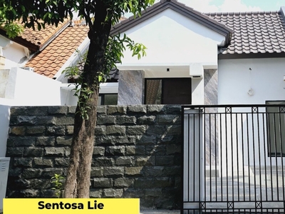 Dijual Dijual.Rumah Baru Taman Puspa Raya Citraland Surabaya Bara