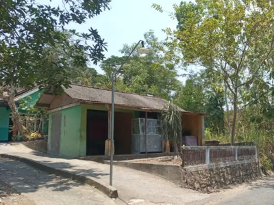 Tanah Dijual Bonus Rumah sederhana dekat RS Nyi Ageng Serang