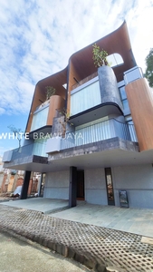 Dijual Brand New Townhouse Modern Design With Rooftop Area Kemang