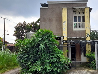 Dijual Rumah 2 lantai setengah jadi di Jombang Kota